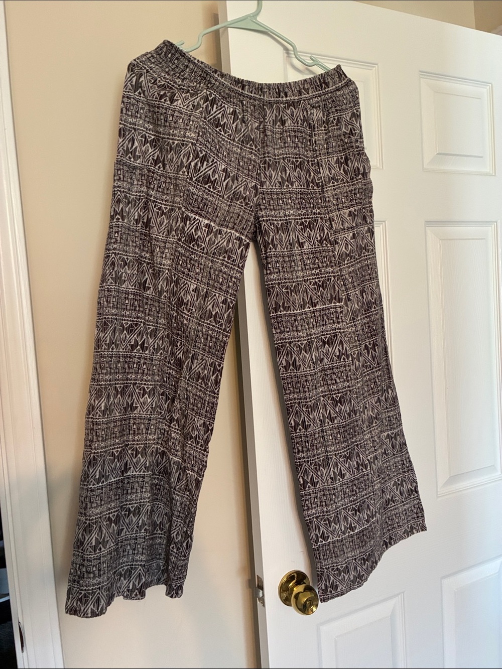 Black & White Wide-Leg Patterned Lounge Pants